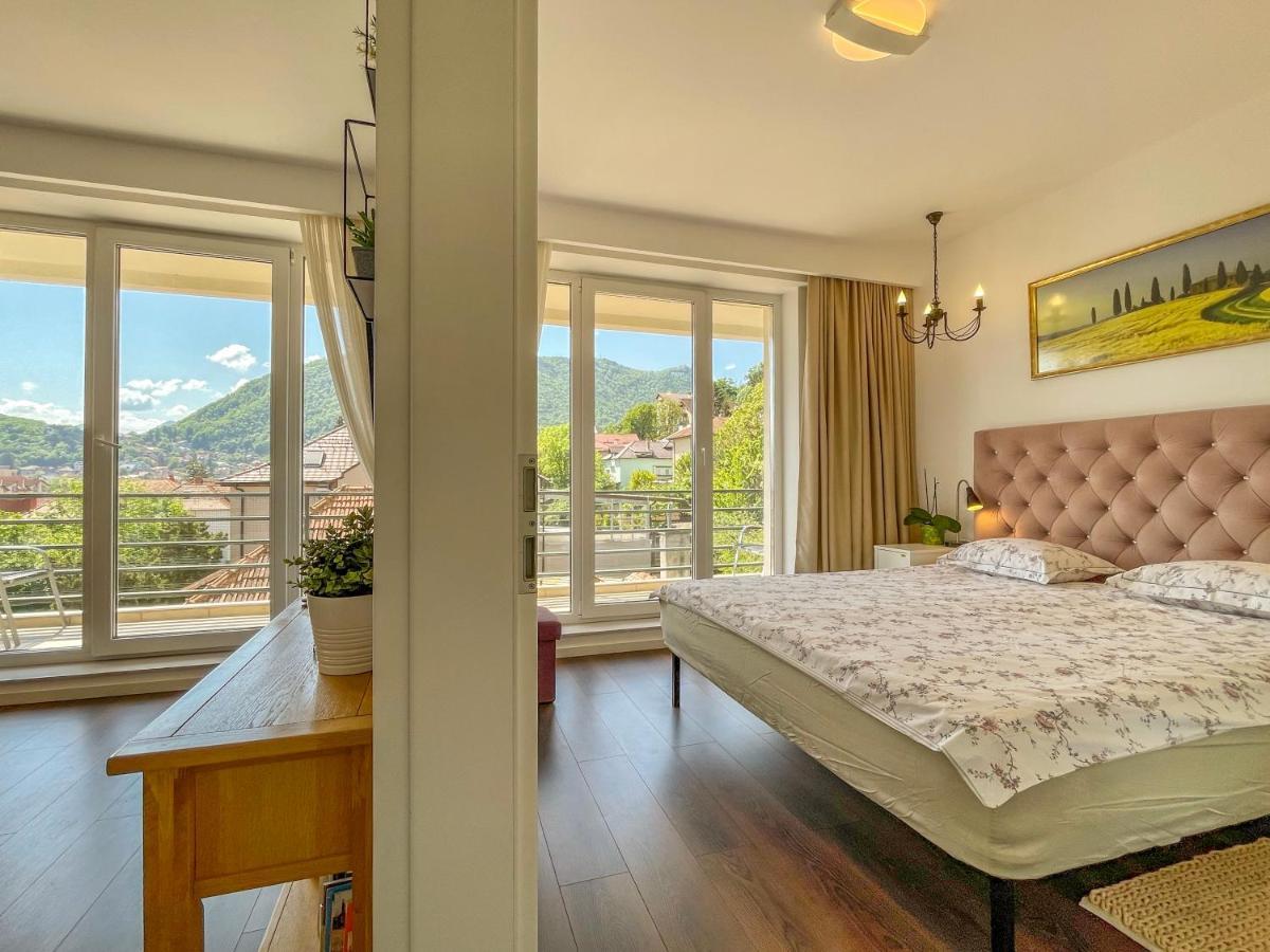 Central Premium Apartment Брашов Екстериор снимка