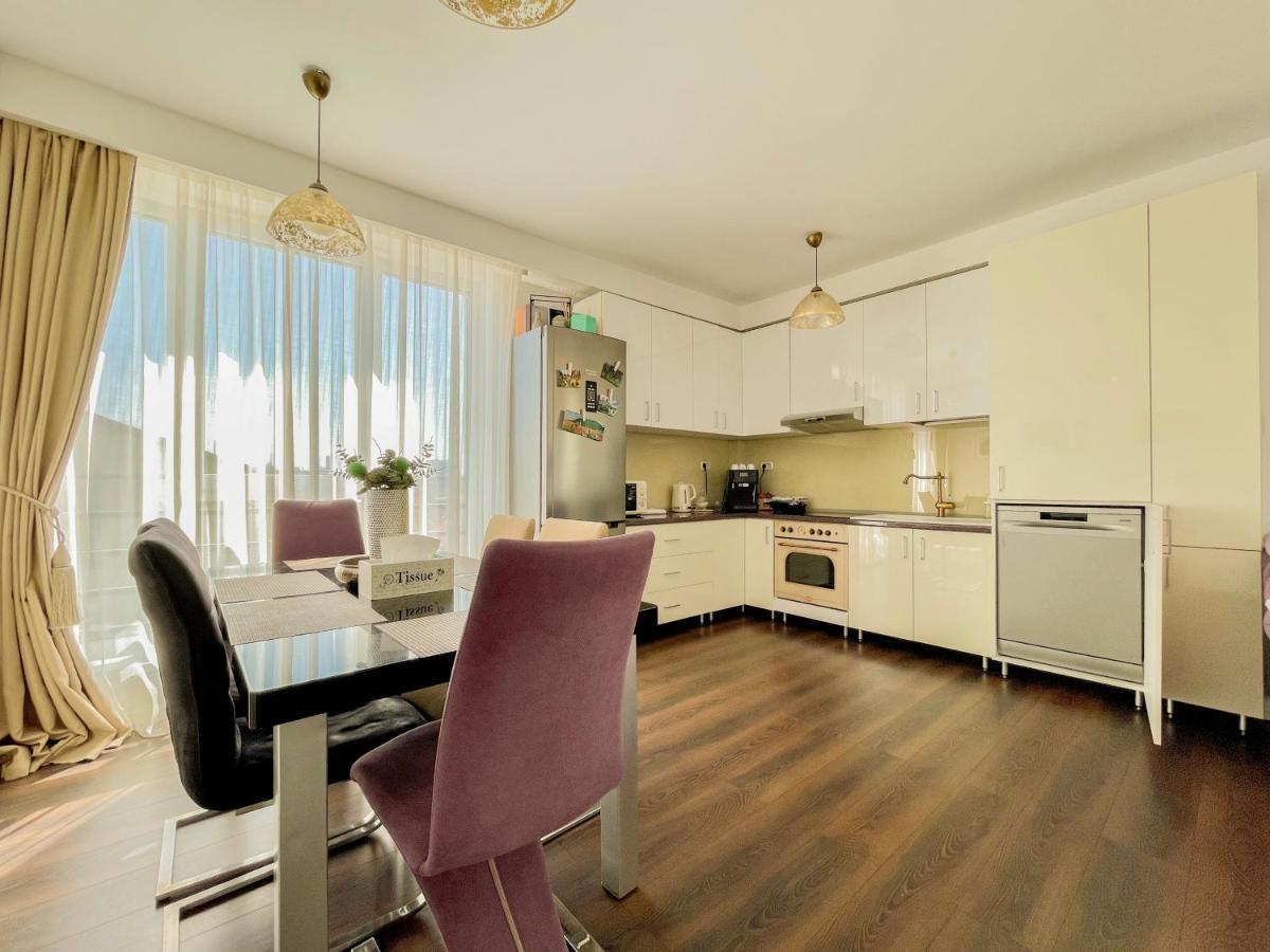 Central Premium Apartment Брашов Екстериор снимка