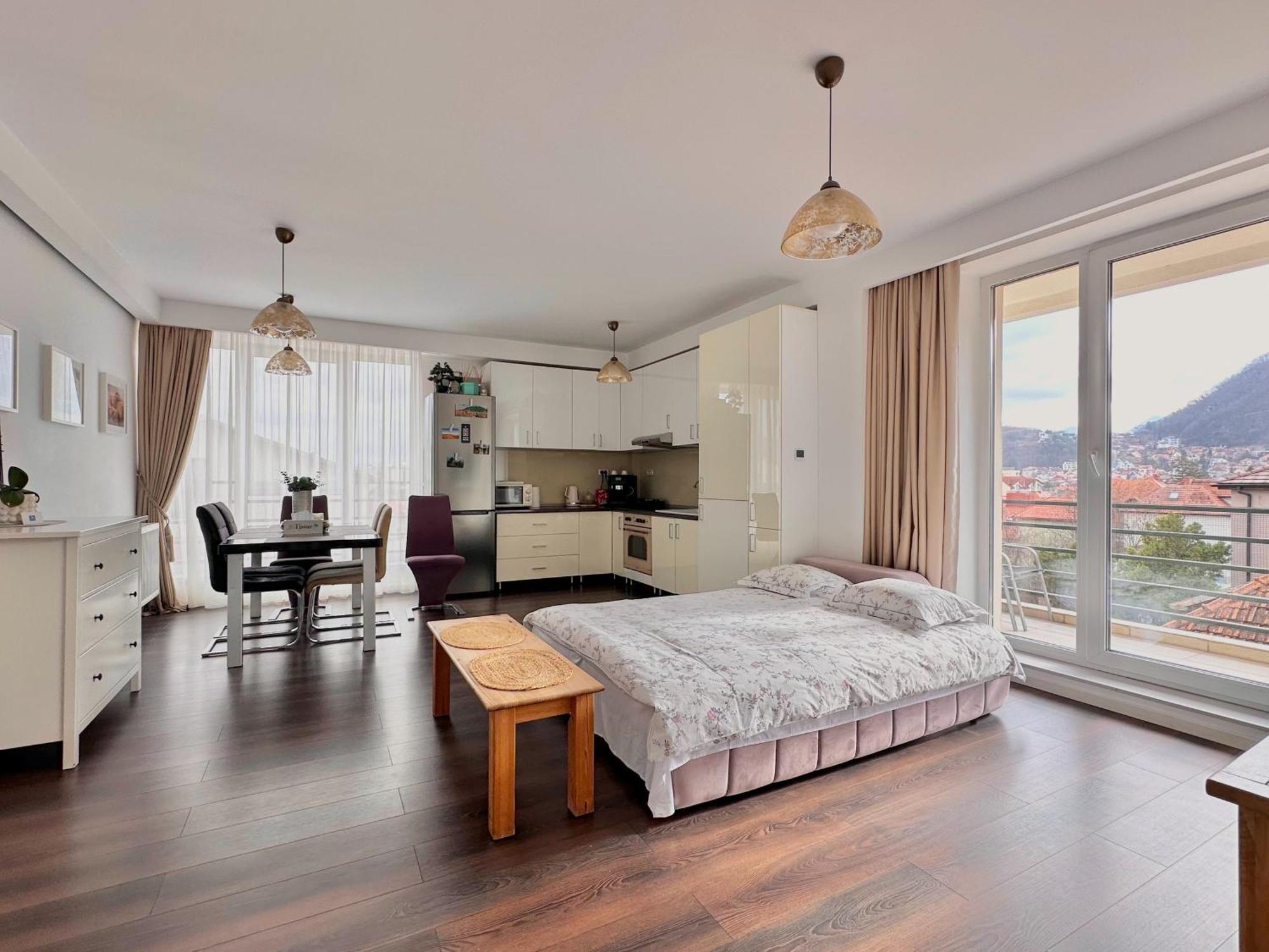 Central Premium Apartment Брашов Екстериор снимка