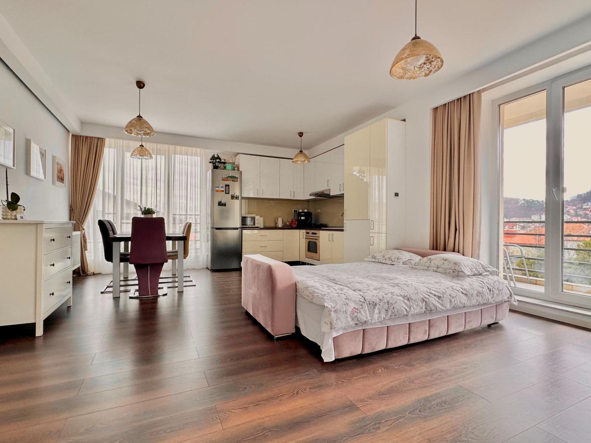 Central Premium Apartment Брашов Екстериор снимка